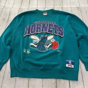 Vintage 1990s Charlotte Hornets sweatshirt Nutmeg Mills Sz M